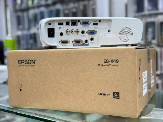 Brand New EPSON Projector Model Name: EB -X49 Hardware Interface: